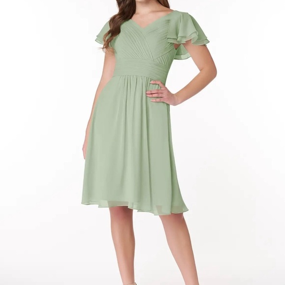 NWT AZAZIE HADLEY
A-Line Pleated Chiffon Knee-Length Dress Dusty Sage A10 - Picture 1 of 9